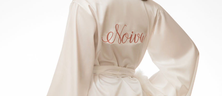 Bordados Encantadores: Personalizando Seu Robe de Casamento