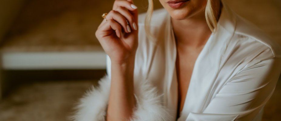 Como escolher o robe da noiva: um guia completo para o seu grande dia Como escolher o robe da noiva: um guia completo para o seu grande dia