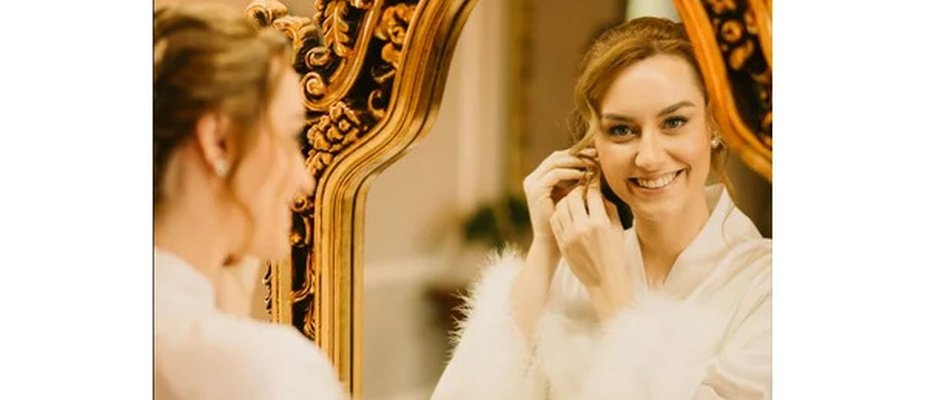 Robes com plumas: por que essa peça é perfeita para seu making of? Robes com plumas: por que essa peça é perfeita para seu making of?
