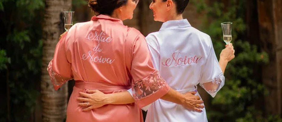 Aprenda como escolher o robe para mãe da noiva perfeito Aprenda como escolher o robe para mãe da noiva perfeito
